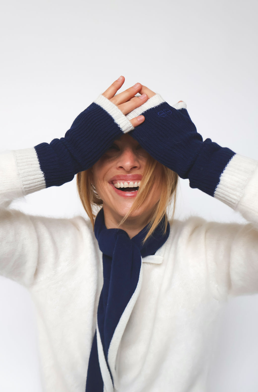 Cashmere mittens